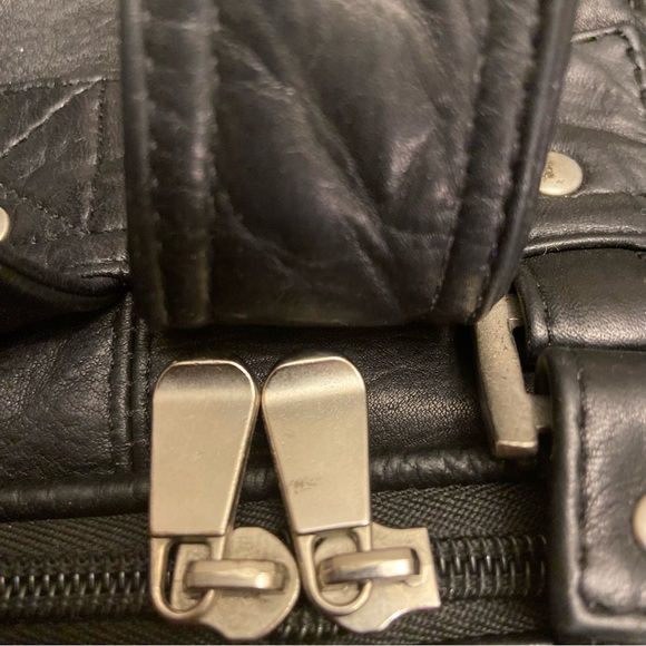 Le Donne Black Zip Zip Multi Compartment Genuine Leather Backpack. - Picture 9 of 12